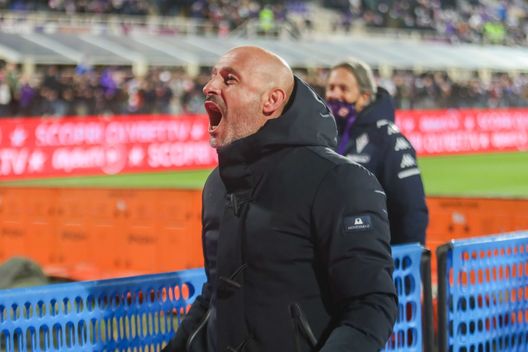 GERMOGLI PH: 11 DICEMBRE 2021 FIRENZE STADIO ARTEMIO FRANCHI SERIE A FIORENTINA VS SALERNITANA NELLA FOTO MISTER VINCENZO ITALIANO GERMOGLI PH: 11 DICEMBRE 2021 FIRENZE STADIO ARTEMIO FRANCHI SERIE A FIORENTINA VS SALERNITANA NELLA FOTO MISTER VINCENZO ITALIANO