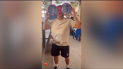 VIDEO – Totti show in vacanza con Noemi: canta e balla con dei super occhiali