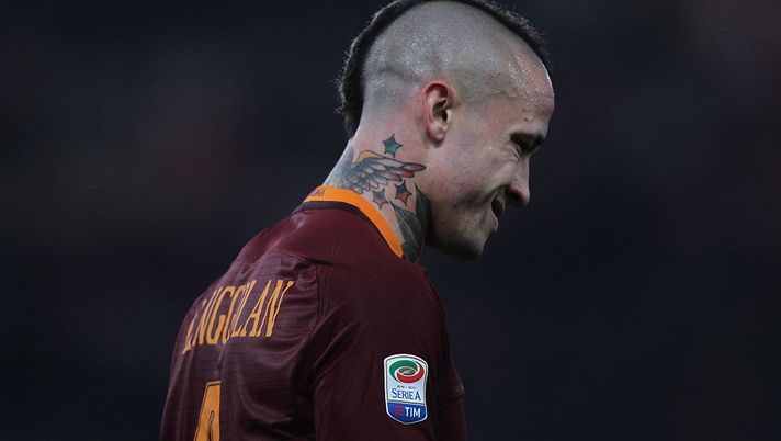 Roma-Liverpool 4-2: giallorossi belli, ingenui e sfortunati! Sviste difensive ed arbitrali, Reds a Kiev Roma-Liverpool 4-2: giallorossi belli, ingenui e sfortunati! Sviste difensive ed arbitrali, Reds a Kiev