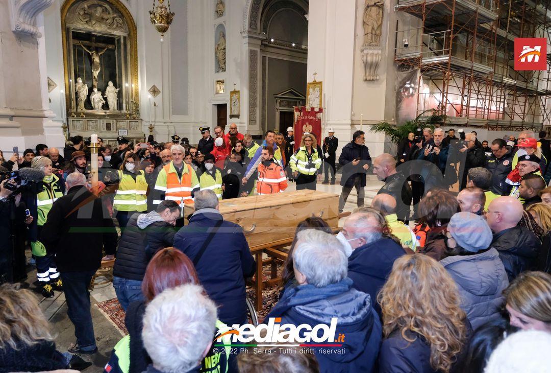 Foto Morte Biagio Conte: la Cattedrale di Palermo gremita di fedeli (GALLERY) - immagine 17