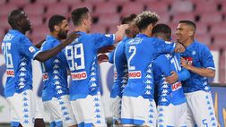Il Napoli vince, ma è contestato: i tifosi azzurri rifiutano la maglia di uno dei beniamini