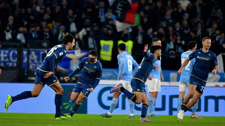 ROME, ITALY - JANUARY 29: Nicolas Gonzalez of ACF Fiorentina celebrates a first goal with his team mates during the Serie A match between SS Lazio and ACF Fiorentina at Stadio Olimpico on January 29, 2023 in Rome, Italy. (Photo by Marco Rosi - SS Lazio/Getty Images)