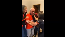 VIDEO Colón, nonno di 91 anni piange di felicità: le immagini virali sui social