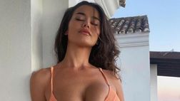 Eva Padlock sfoggia i primi bikini: lo shooting è bollente