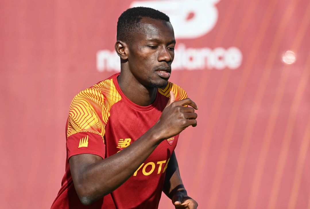 Trigoria, ripresa in vista del Betis: Karsdorp con il gruppo – FOTO GALLERY - immagine 6