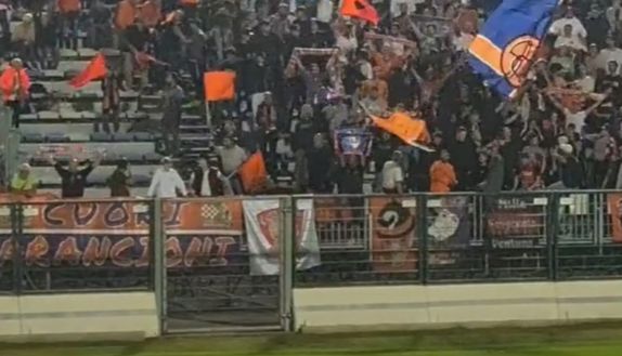 Tifosi pistoiesi a Prato Gioia Pistoiese a Prato: Benassi decide un derby tiratissimo - immagine 1