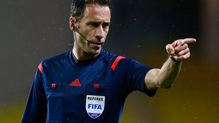 MONACO - OCTOBER 01:  Referee Artur Dias Soares gestures during the UEFA Europa League group J match between AS Monaco FC and Tottenham Hotspur FC at Stade Louis II on October 1, 2015 in Monaco, Monaco.  (Photo by Julian Finney/Getty Images) 