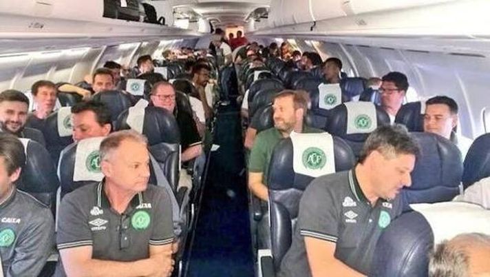 Torino, il cordoglio per il dramma-Chapecoense: “Da oggi, un destino ci lega fraternamente” Torino, il cordoglio per il dramma-Chapecoense: “Da oggi, un destino ci lega fraternamente”