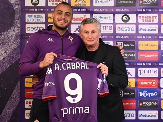 Arthur Cabral, attaccante della Fiorentina. IL DERBY DI INSTAGRAM – Cabral e Pinamonti, tra gol e post!- immagine 2