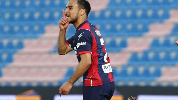Crotone, il ds Ursino: “Dialoghi aperti per Simy. Luperto e Ounas torneranno a Napoli”