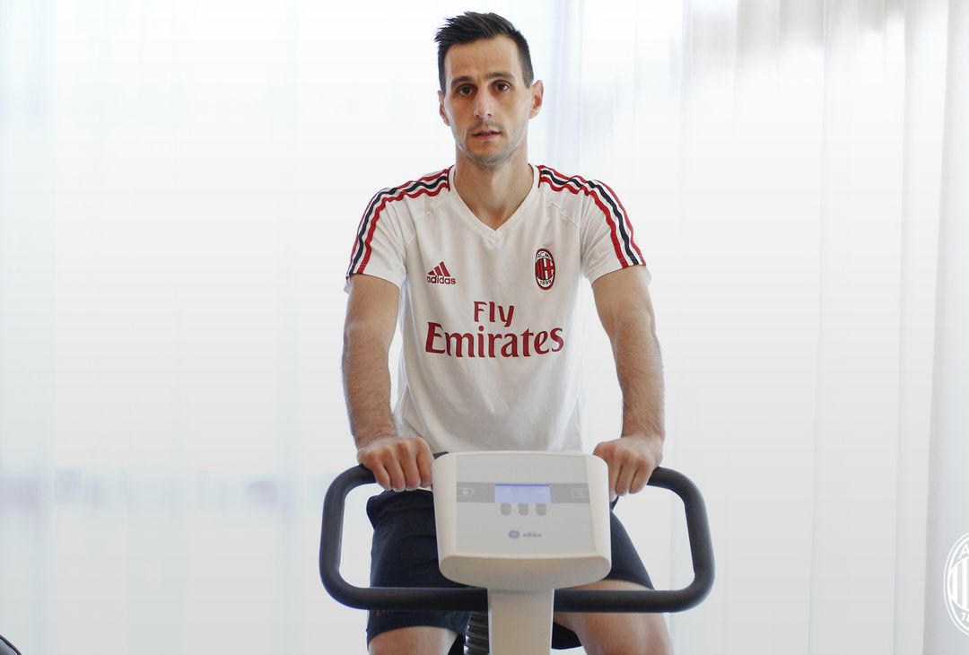 GALLERY – Kalinic al Milan: le foto dei suoi primi giorni rossoneri - immagine 16