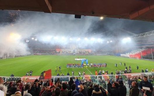 Marassi la notte del derby nella sua versione sold out...a porte aperte... Marassi la notte del derby nella sua versione sold out...a porte aperte...