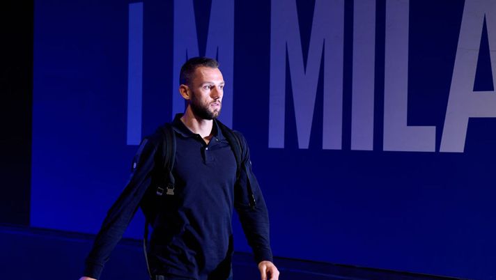 De Vrij, rinnovo sempre più vicino. Entro maggio l’incontro risolutivo: ecco l’idea dell’Inter - immagine 1