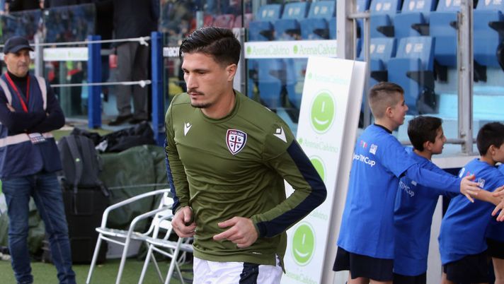 CAGLIARI, ITALY - JANUARY 11: Fabio Pisacane of Cagliari looks on during the Serie A match between Cagliari Calcio and AC Milan at Sardegna Arena on January 11, 2020 in Cagliari, Italy. (Photo by Enrico Locci/Getty Images) CAGLIARI, ITALY - JANUARY 11: Fabio Pisacane of Cagliari looks on during the Serie A match between Cagliari Calcio and AC Milan at Sardegna Arena on January 11, 2020 in Cagliari, Italy. (Photo by Enrico Locci/Getty Images)