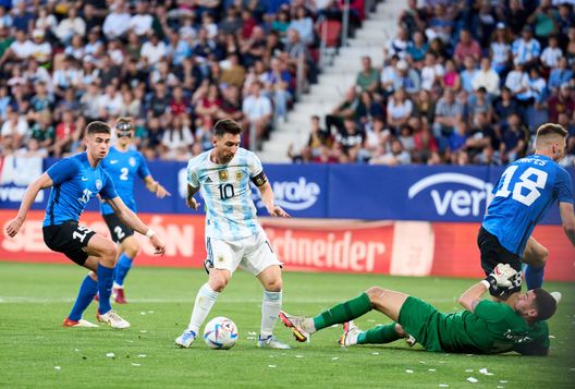 (Photo by Juan Manuel Serrano Arce/Getty Images) Messi, è cambiato tutto: perché nel PSG non sei come nell’Argentina?- immagine 3
