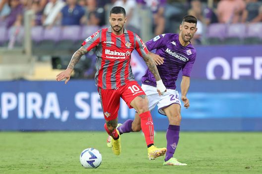 (Photo by Gabriele Maltinti/Getty Images) Buonaiuto dopo il gol di Firenze: “Ci rifaremo, alla Cremonese siamo una famiglia”- immagine 3