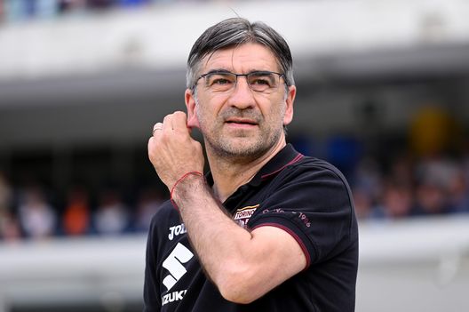 VERONA, ITALY - MAY 14: Ivan Juric, Head Coach of Torino looks on prior to the Serie A match between Hellas and Torino FC at Stadio Marcantonio Bentegodi on May 14, 2022 in Verona, Italy. (Photo by Alessandro Sabattini/Getty Images) Pezzella, ritorno in Serie A possibile: due società si sfidano per l’ex viola- immagine 2