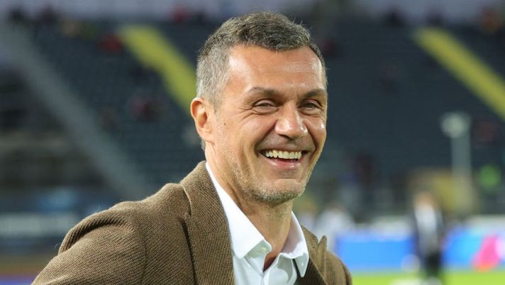 EMPOLI, ITALY - OCTOBER 01: Paolo Maldini of AC Milan looks on during the Serie A match between Empoli FC and AC MIlan at Stadio Carlo Castellani on October 1, 2022 in Empoli, Italy. (Photo by Gabriele Maltinti/Getty Images) Maldini: “Le ultime sui rinnovi di Leao e Bennacer! Ecco quando torna Ibrahimovic” - immagine 1