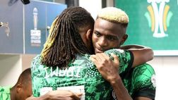 FOTO I tifosi della Nigeria prendono di mira Iwobi: Osimhen lo difende sui social