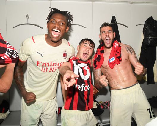 (Photo by Claudio Villa/AC Milan via Getty Images) Il Milan campione d’Italia, una squadra forte e potente come il tungsteno…- immagine 3