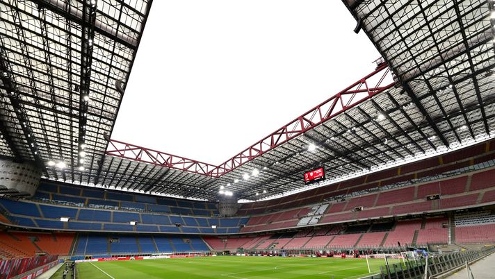 MILAN, ITALY - MAY 16: General view inside the stadium prior to the Serie A match between AC Milan  and Cagliari Calcio at Stadio Giuseppe Meazza on May 16, 2021 in Milan, Italy. Sporting stadiums around Italy remain under strict restrictions due to the Coronavirus Pandemic as Government social distancing laws prohibit fans inside venues resulting in games being played behind closed doors. (Photo by Marco Luzzani/Getty Images) 