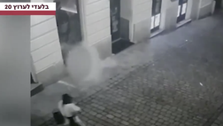 Vienna, attentato vicino alla sinagoga: il terrorista spara e uccide uomo (video)