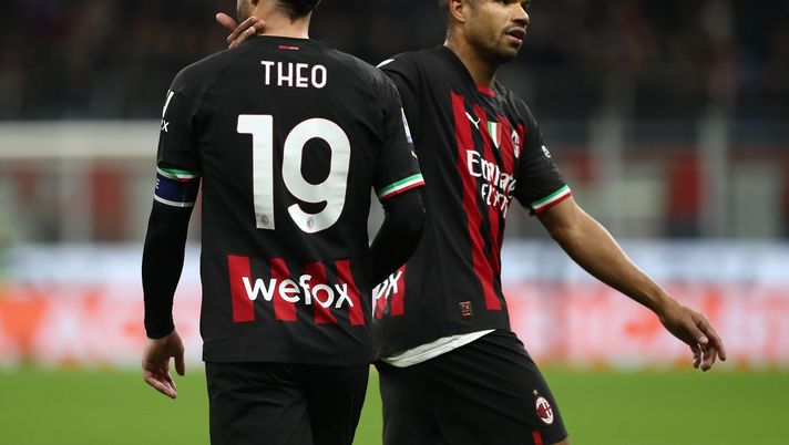 MILAN, ITALY - NOVEMBER 05: Theo Hernandez (R) of AC Milan celebrates with his team-mate Junior Messias (R) after scoring the opening goal during the Serie A match between AC Milan and Spezia Calcio at Stadio Giuseppe Meazza on November 05, 2022 in Milan, Italy. (Photo by Marco Luzzani/Getty Images) MILAN NEWS | Diavolo vincente con Messias ancora decisivo, riecco Ibra!- immagine 1