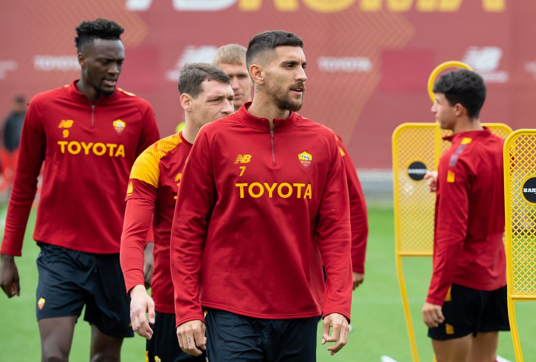 Roma, rifinitura in vista del Leverkusen: ci sono Dybala e Wijnaldum – FOTO GALLERY - immagine 15