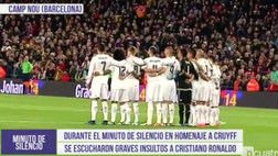 VIDEO / Nel silenzio per Cruijff al Camp Nou qualche idiota insulta CR7 che…