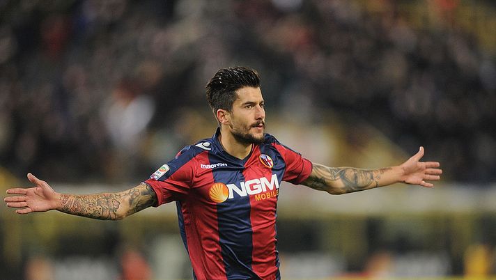 BOLOGNA, ITALY - NOVEMBER 24: Panagiotis Kone # 33 of Bologna FC celebrates after scoring a goal during the Serie A match between Bologna FC and FC Internazionale Milano at Stadio Renato Dall'Ara on November 24, 2013 in Bologna, Italy. (Photo by Mario Carlini / Iguana Press/Getty Images) Carlino – Bologna e la tradizione greca - immagine 1