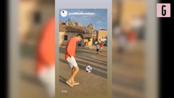 VIDEO Lewandowski show in Sardegna: gioca a calcio per strada con i bambini