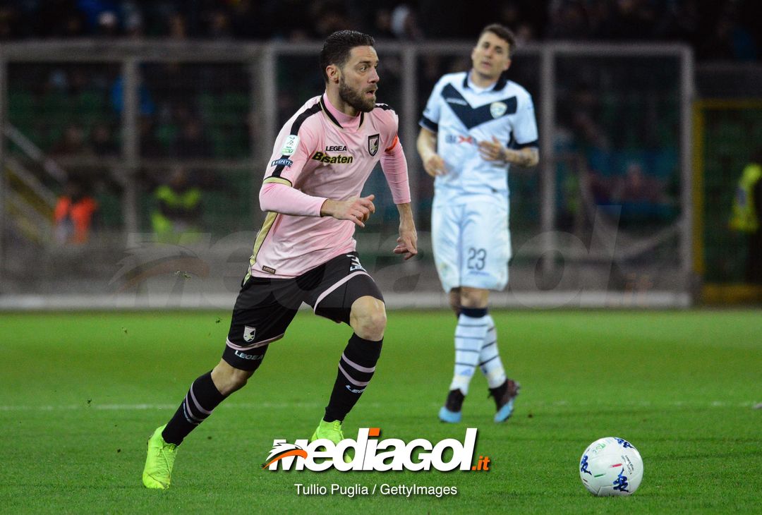  PALERMO, ITALY - FEBRUARY 15: Andrea Rispolo of Palermo in action during the Serie B match between US Citta di Palermo and Brescia at Stadio Renzo Barbera on February 15, 2019 in Palermo, Italy. (Photo by Getty Images/Getty Images) 