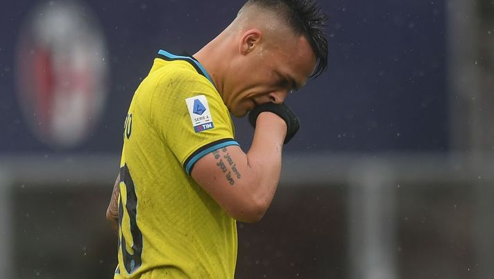 BOLOGNA, ITALY - FEBRUARY 26: Lautaro Martinez of FC Internazionale reacts during the Serie A match between Bologna FC and FC Internazionale at Stadio Renato Dall'Ara on February 26, 2023 in Bologna, Italy. (Photo by Alessandro Sabattini/Getty Images) DAI CAMPI – Lautaro, Vlahovic, Pedro, Dia, Rovella, Brahim, Cuadrado: le novità - immagine 1