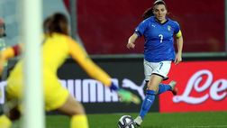Nazionale femminile – Alia Guagni: bandiera viola e simbolo di Firenze