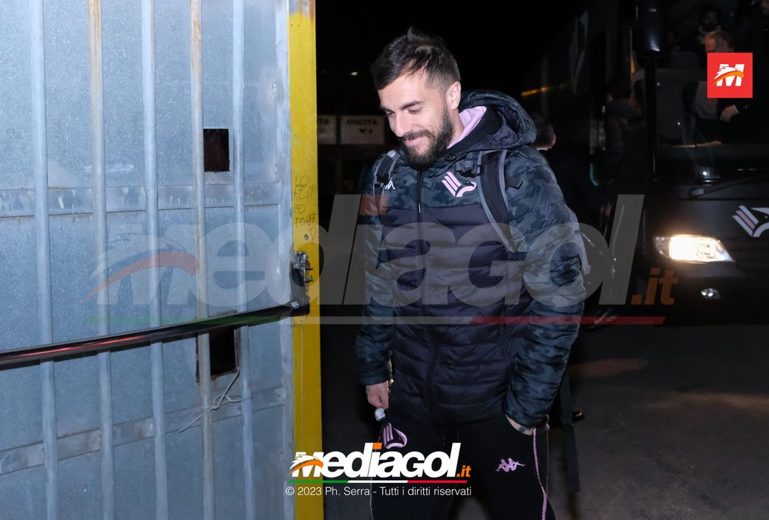 FOTO Palermo, i rosanero ritornano a Palermo dopo il la vittoria ad Ascoli (Gallery) - immagine 5