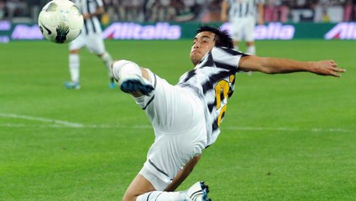 TURIN, ITALY - SEPTEMBER 08: Marcelo Estigarribia of FC Juventus in action during the pre season friendly match between FC Juventus and Notts County on September 8, 2011 in Turin, Italy. (Photo by Valerio Pennicino/Getty Images) TURIN, ITALY - SEPTEMBER 08: Marcelo Estigarribia of FC Juventus in action during the pre season friendly match between FC Juventus and Notts County on September 8, 2011 in Turin, Italy. (Photo by Valerio Pennicino/Getty Images)