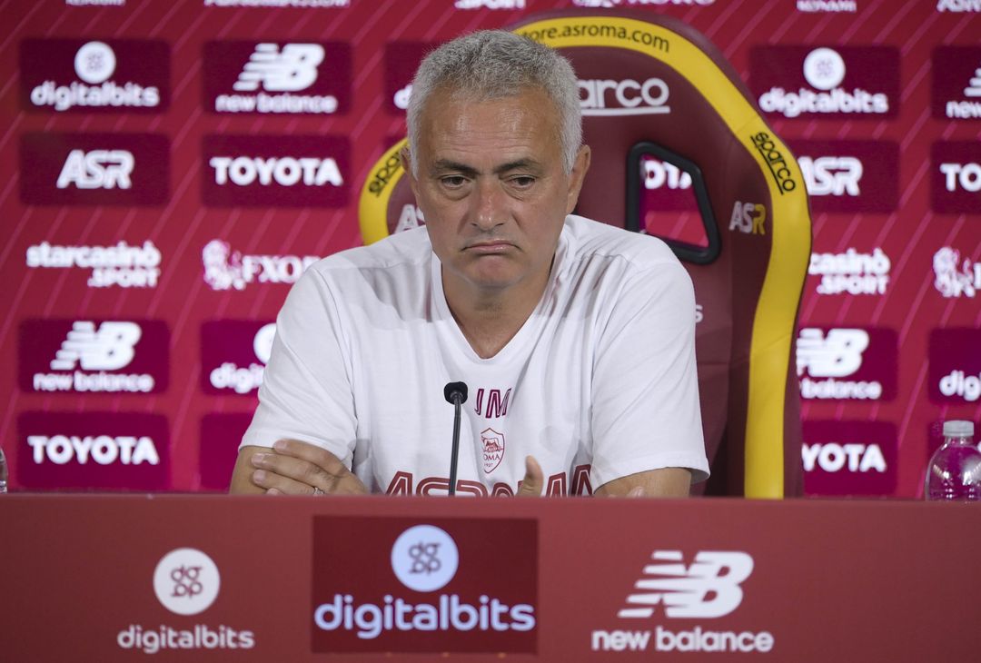 Roma, la conferenza stampa di Mourinho prima della Juventus – FOTO GALLERY - immagine 7