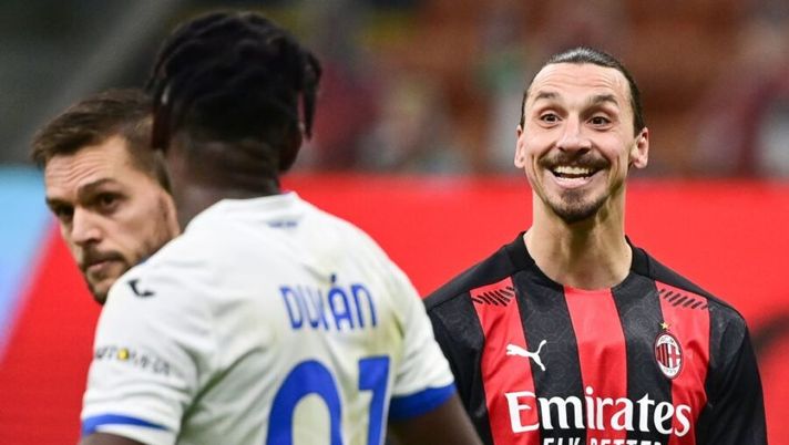 “Volete un altro rigore?”. E Ibra ha risposto così a Zapata: “Più gol io che partite tu” - immagine 1