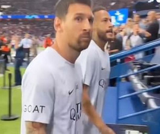Messi Psg (credit Psg) Psg, Mbappé fa 2 gol alla Juventus ma è Messi l’unico GOAT: la conferma nel riscaldamento…- immagine 2