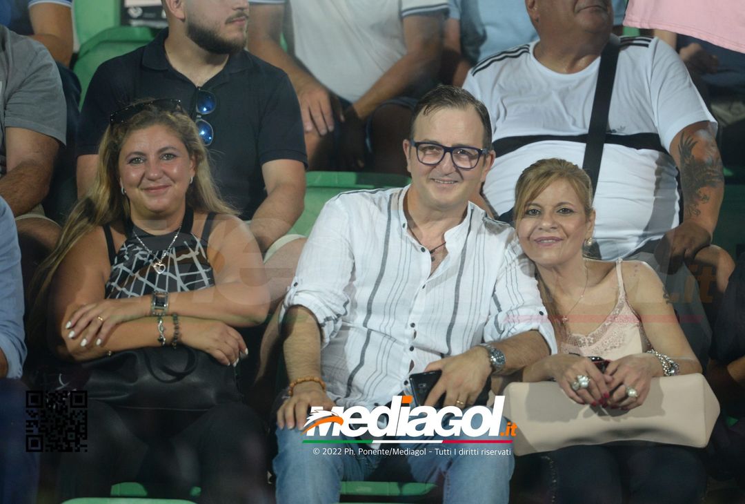 FOTOTIFO, Palermo-Genoa 1-0: i tifosi allo stadio “Renzo Barbera” (Gallery) - immagine 86