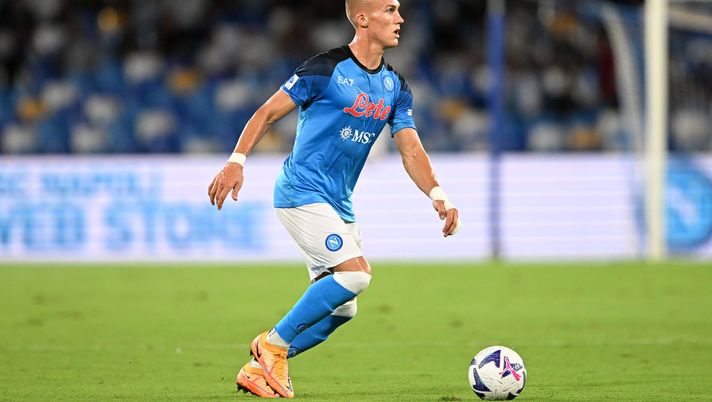 NAPLES, ITALY - AUGUST 31: Leo Ostigard of SSC Napoli during the Serie A match between SSC Napoli and US Lecce at Stadio Diego Armando Maradona on August 31, 2022 in Naples, Italy. (Photo by Francesco Pecoraro/Getty Images) Ostigard, l’intermediario: “Giocare col Napoli è sempre stato il suo obiettivo” - immagine 1