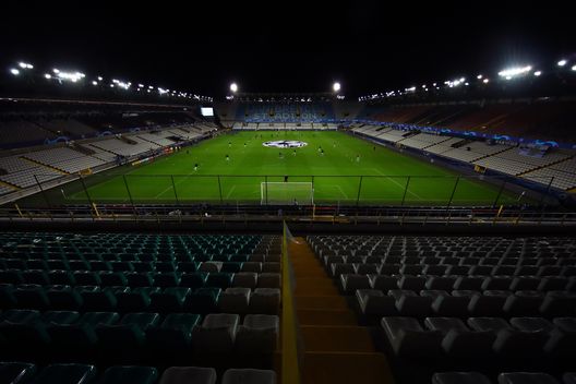 BRUGGE, BELGIUM - OCTOBER 28: General view inside the stadium prior to the UEFA Champions League Group F stage match between Club Brugge KV and SS Lazio at Jan Breydel Stadium on October 28, 2020 in Brugge, Belgium. Sporting stadiums around Belgium remain under strict restrictions due to the Coronavirus Pandemic as Government social distancing laws prohibit fans inside venues resulting in games being played behind closed doors. (Photo by Dean Mouhtaropoulos/Getty Images) Domani il processo sui tamponi, le carte della Procura e la difesa della Lazio- immagine 3