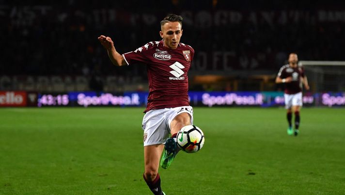 TURIN, ITALY - APRIL 29: Simone Edera of Torino FC controls the ball during the Serie A match between Torino FC and SS Lazio at Stadio Olimpico di Torino on April 29, 2018 in Turin, Italy. (Photo by Valerio Pennicino/Getty Images) TURIN, ITALY - APRIL 29: Simone Edera of Torino FC controls the ball during the Serie A match between Torino FC and SS Lazio at Stadio Olimpico di Torino on April 29, 2018 in Turin, Italy. (Photo by Valerio Pennicino/Getty Images)