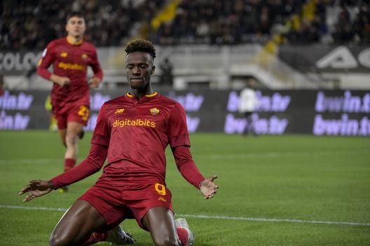 Roma, Abraham: “Mourinho per me è come un zio. Voglio vincere un altro trofeo”- immagine 2