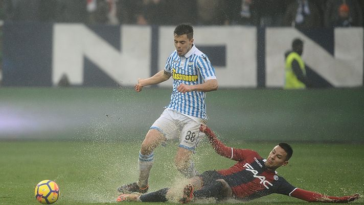 FERRARA, ITALY - MARCH 03: Alberto Grassi of Spal in action during the serie A match between Spal and Bologna FC at Stadio Paolo Mazza on March 3, 2018 in Ferrara, Italy.  (Photo by Mario Carlini / Iguana Press/Getty Images) 