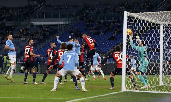 Goal su calcio d'angolo in Lazio-Genoa Goal su calcio d'angolo in Lazio-Genoa