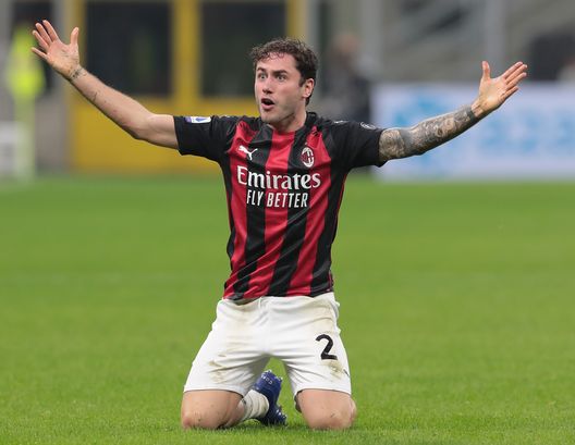 Calabria, terzino rossonero classe 1996, autore sino ad ora di una grandissima stagione. Calabria, terzino rossonero classe 1996, autore sino ad ora di una grandissima stagione.