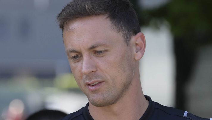 Matic chiarisce sui social: “Non ho potuto iscrivere i figli a scuola” - immagine 1