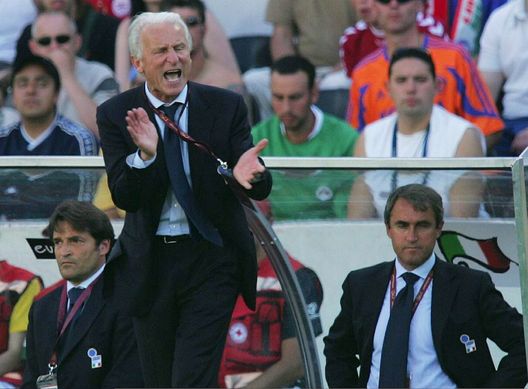 GUIMARAES, PORTUGAL - JUNE 14: Fussball: Euro 2004 in Portugal, Vorrunde / Gruppe C / Spiel 5, Guimaraes; Daenemark - Italien ( DEN - ITA ) 0:0; Giovanni TRAPATTONI / Trainer ITA 14.06.04. (Photo by Martin Rose/Bongarts/Getty Images) GUIMARAES, PORTUGAL - JUNE 14: Fussball: Euro 2004 in Portugal, Vorrunde / Gruppe C / Spiel 5, Guimaraes; Daenemark - Italien ( DEN - ITA ) 0:0; Giovanni TRAPATTONI / Trainer ITA 14.06.04. (Photo by Martin Rose/Bongarts/Getty Images)