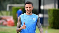 Mercato Lazio, Vecino: l’agente smentisce l’addio. E lui sui social…